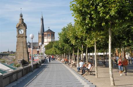 Klassenfahrtenfuchs - Klassenfahrt Düsseldorf - Rheinpromenade