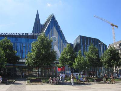 Klassenfahrtenfuchs - Klassenfahrt Leipzig - Neubau Universitätscampus mit Paulinerkirche