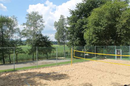 Klassenfahrtenfuchs - Klassenfahrt Sächsische Schweiz - Zirkelsteinresort Beachvolleyballplatz