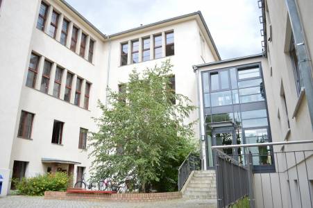 Klassenfahrtenfuchs-Klassenfahrt Potsdam-JH Potsdam-Aussenansicht III