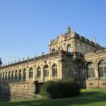 Klassenfahrt Dresden - Der Dresdner Zwinger mit seinen grünen Wiesen.
