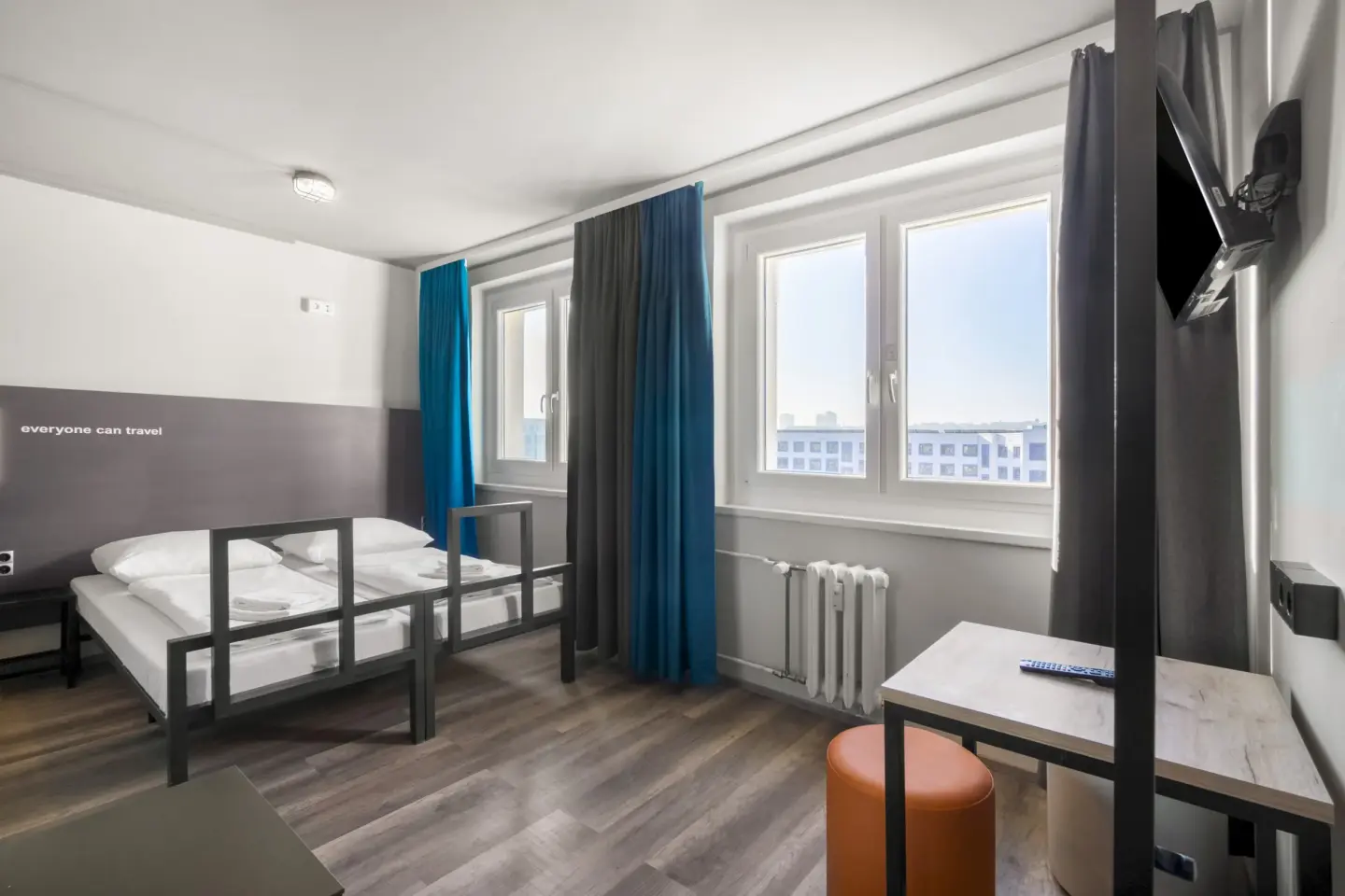 Klassenfahrt Dresden - sonniges Zweibettzimmer