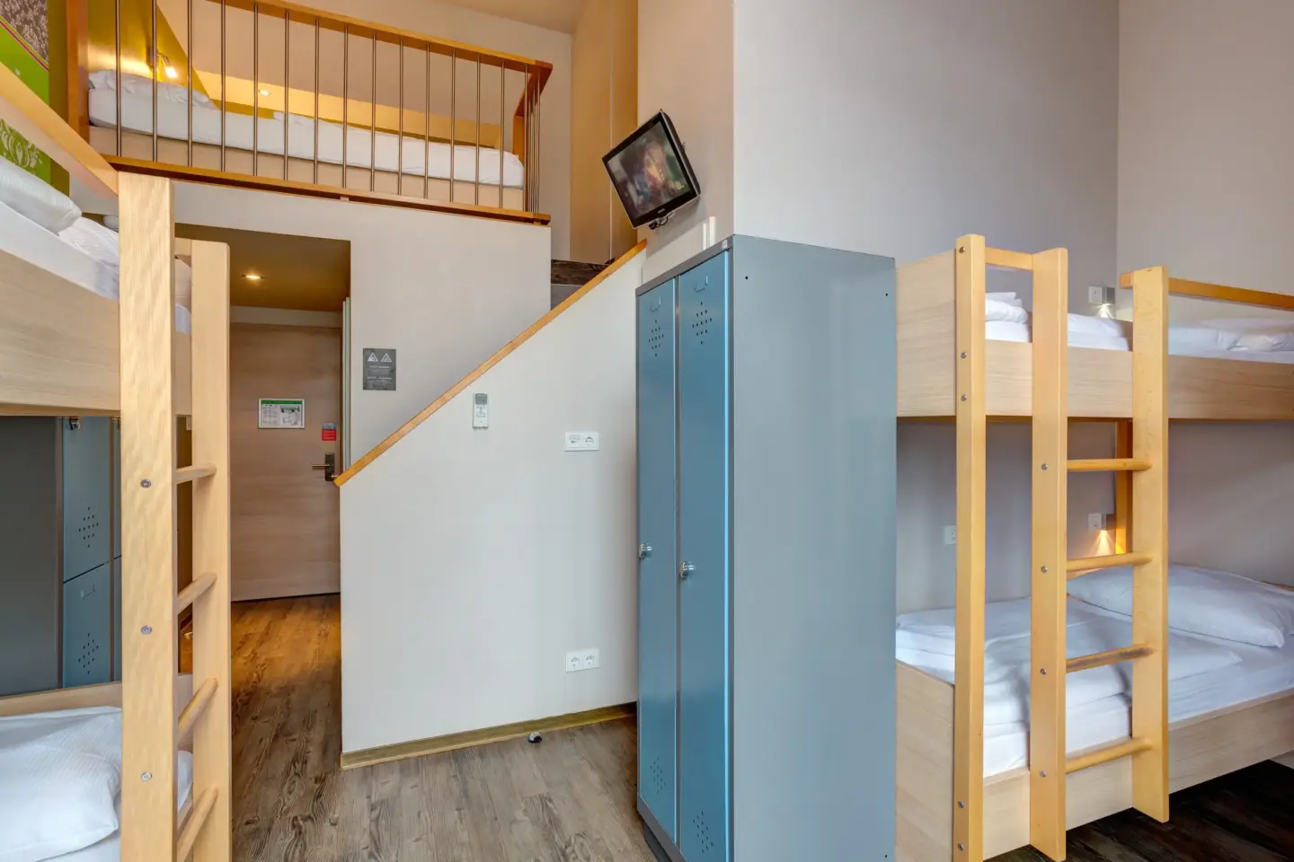 Klassenfahrt Berlin - großes Zimmer über zwei Etagen