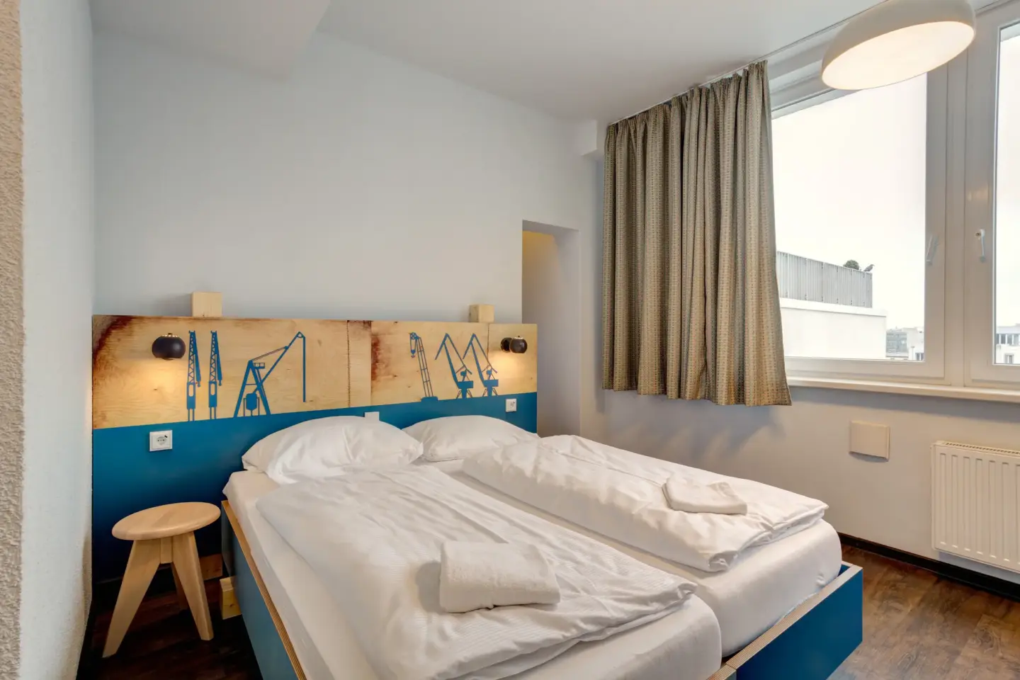 Klassenfahrt Hamburg - Zweibettzimmer mit Doppelbett