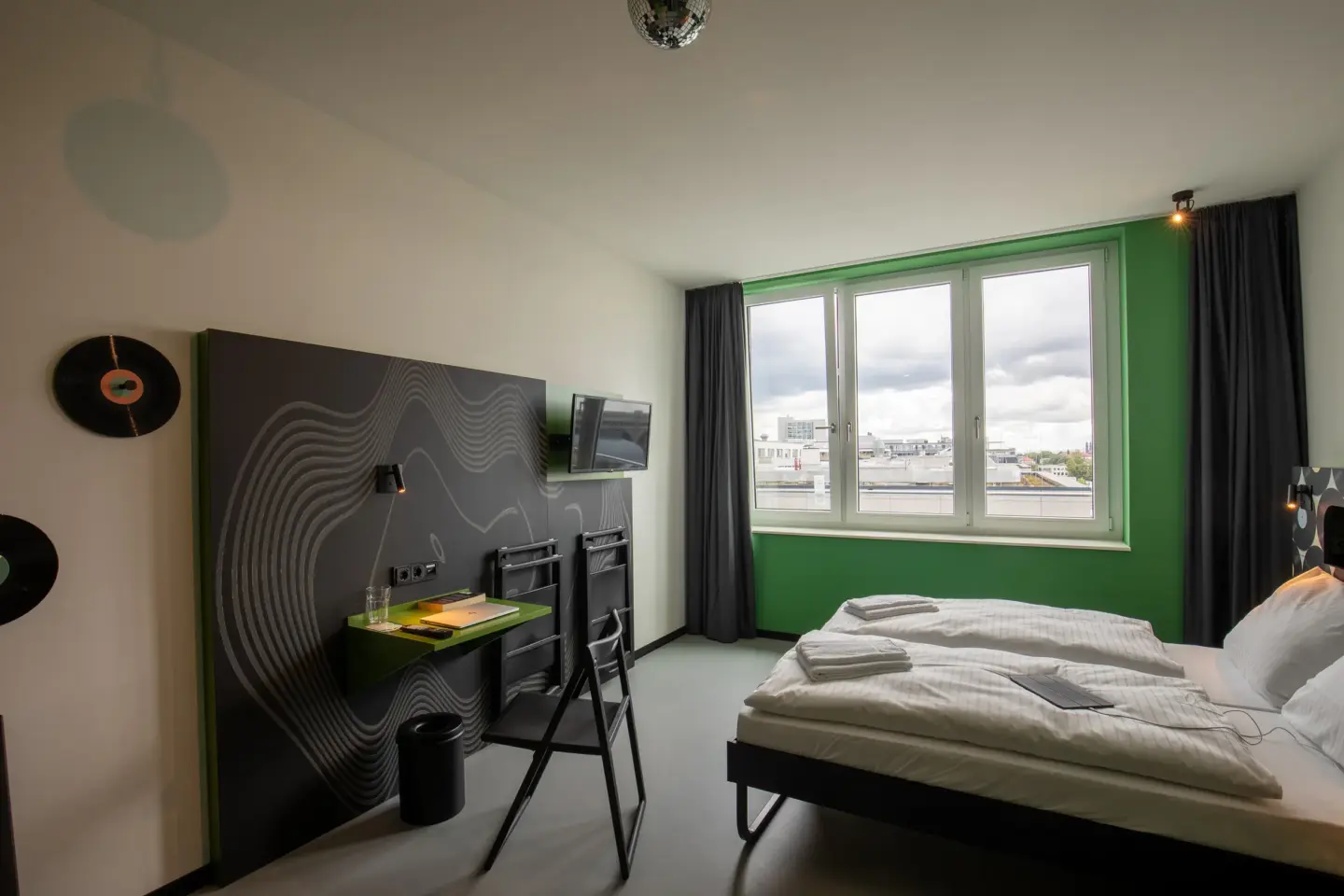 Klassenfahrt Dresden - Zweibettzimmer mit Doppelbett