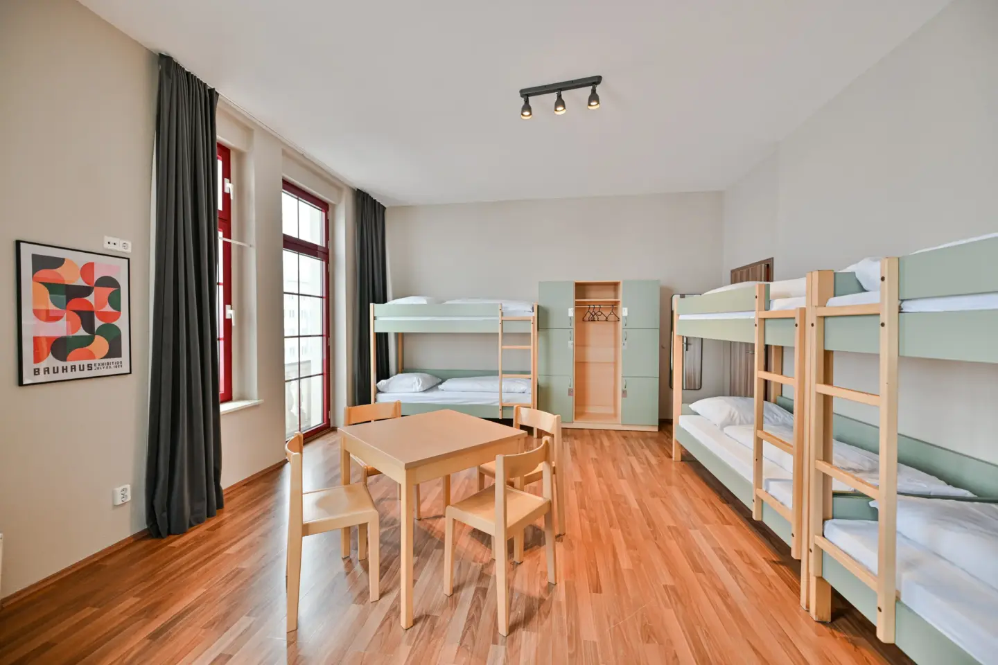 Klassenfahrt Leipzig - Sechsbettzimmer mit drei Doppelstockbetten