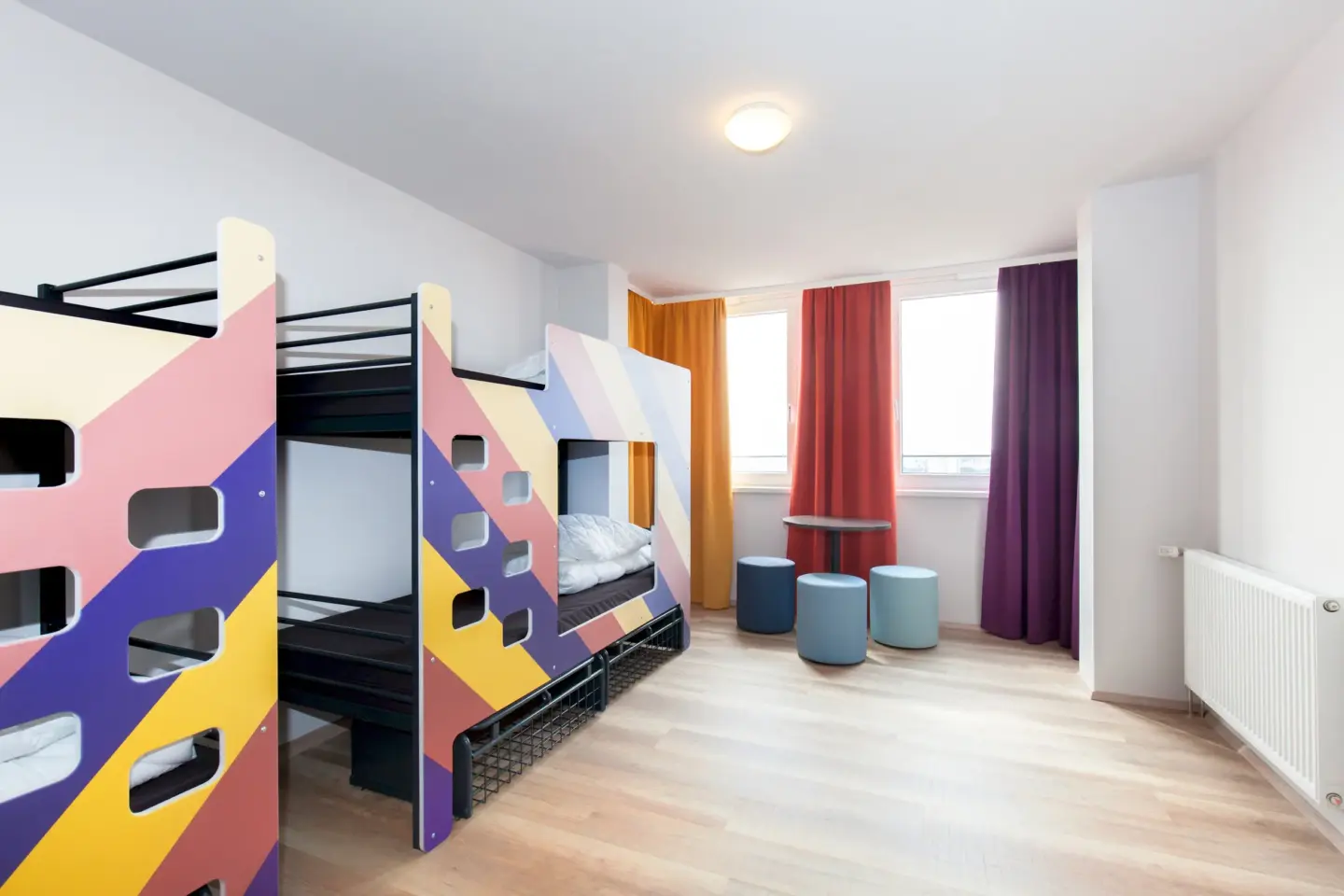 Klassenfahrt Prag - Vierbettzimmer mit zwei Doppelstockbetten