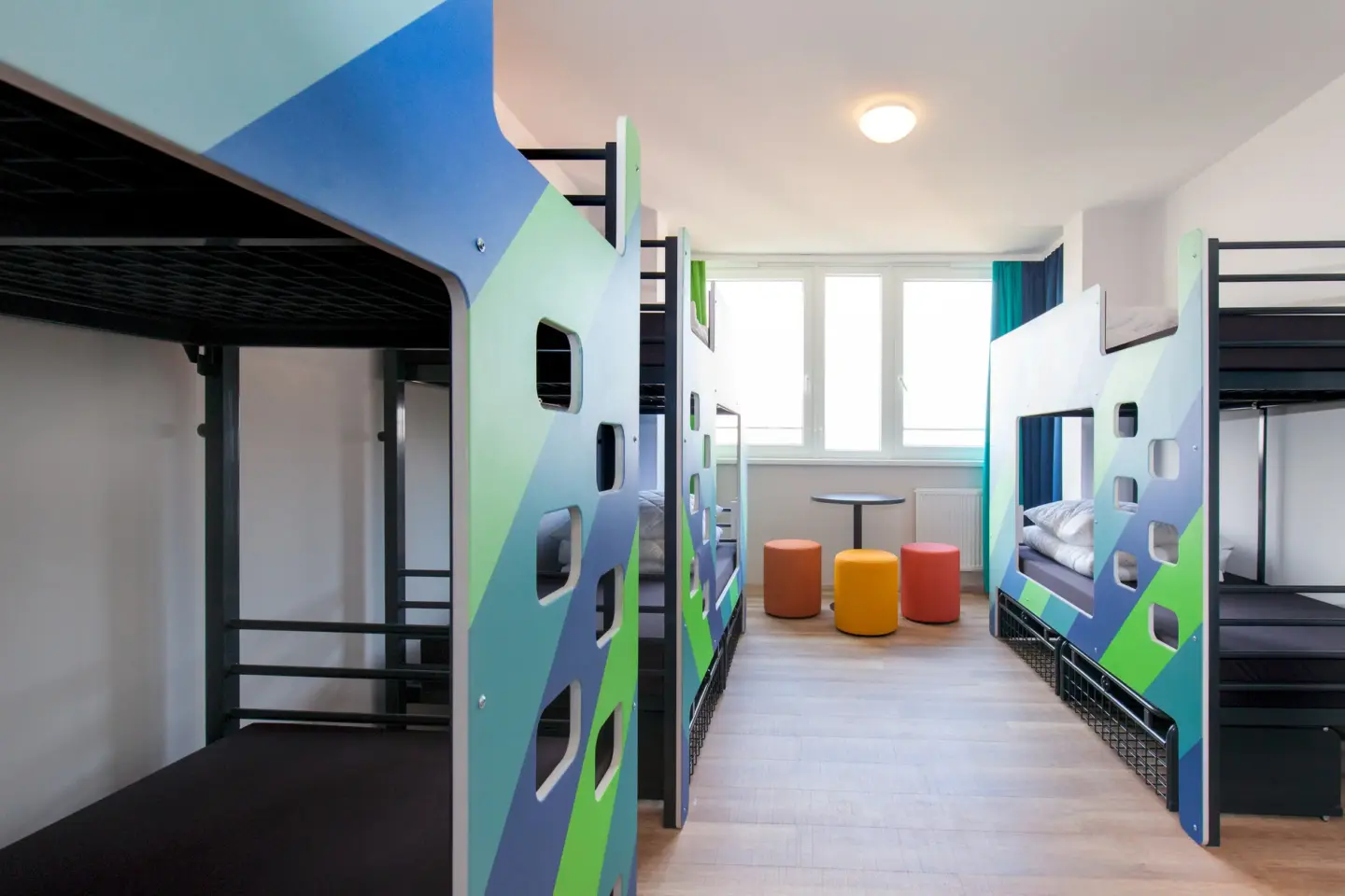 Klassenfahrt Prag - Sechsbettzimmer mit drei Doppelstockbetten
