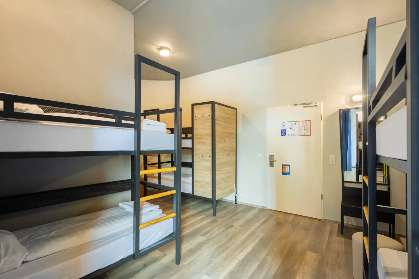 Klassenfahrt Dortmund - Sechsbettzimmer mit Doppelstockbetten
