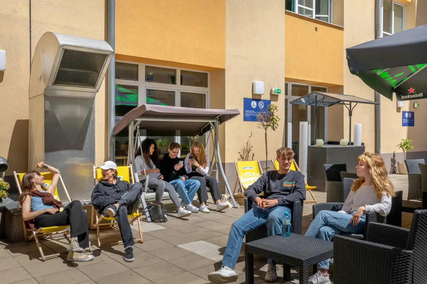 Klassenfahrt Wien - Terrasse im Innenhof