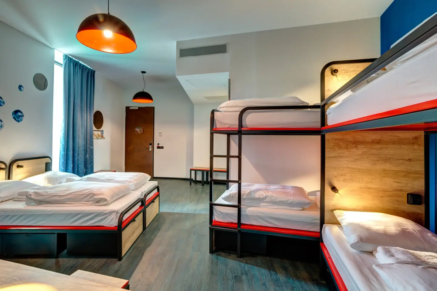 Klassenfahrt Amsterdam - modernes Sechsbettzimmer
