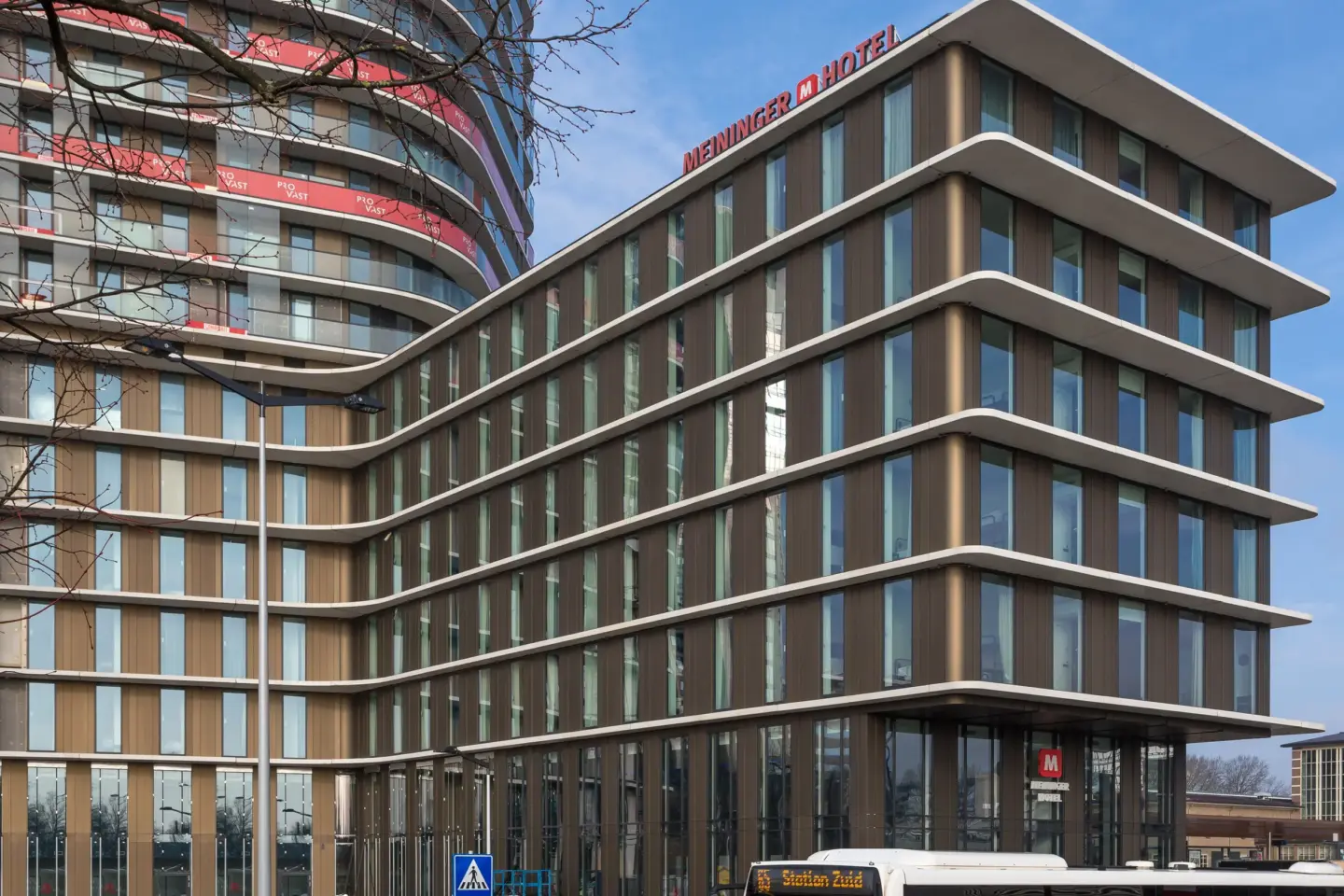 Klassenfahrt Amsterdam - Außenansicht vom Meininger Amstel