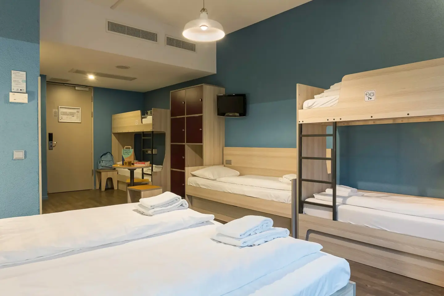 Klassenfahrt Amsterdam - Zimmer mit sieben Betten