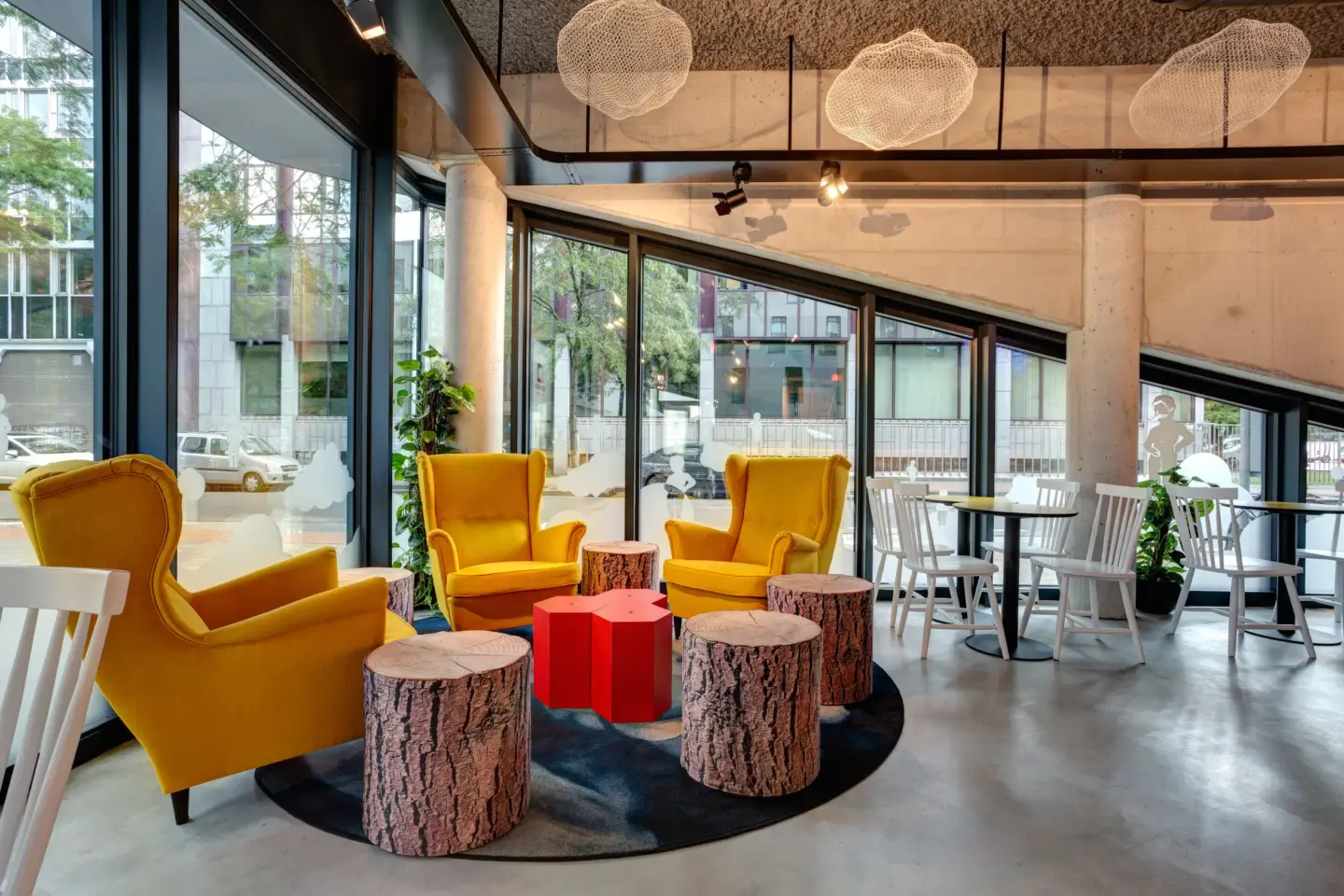 Klassenfahrt Brüssel - Lobby mit Sitzgelegenheiten