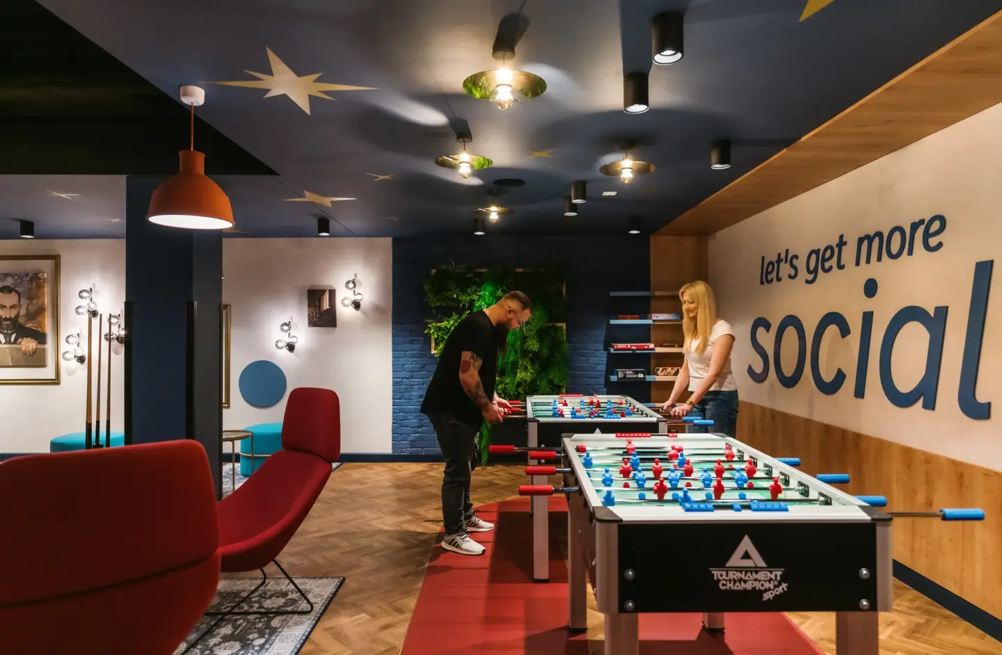 Klassenfahrt Krakau - Game Zone mit zwei Kickertischen