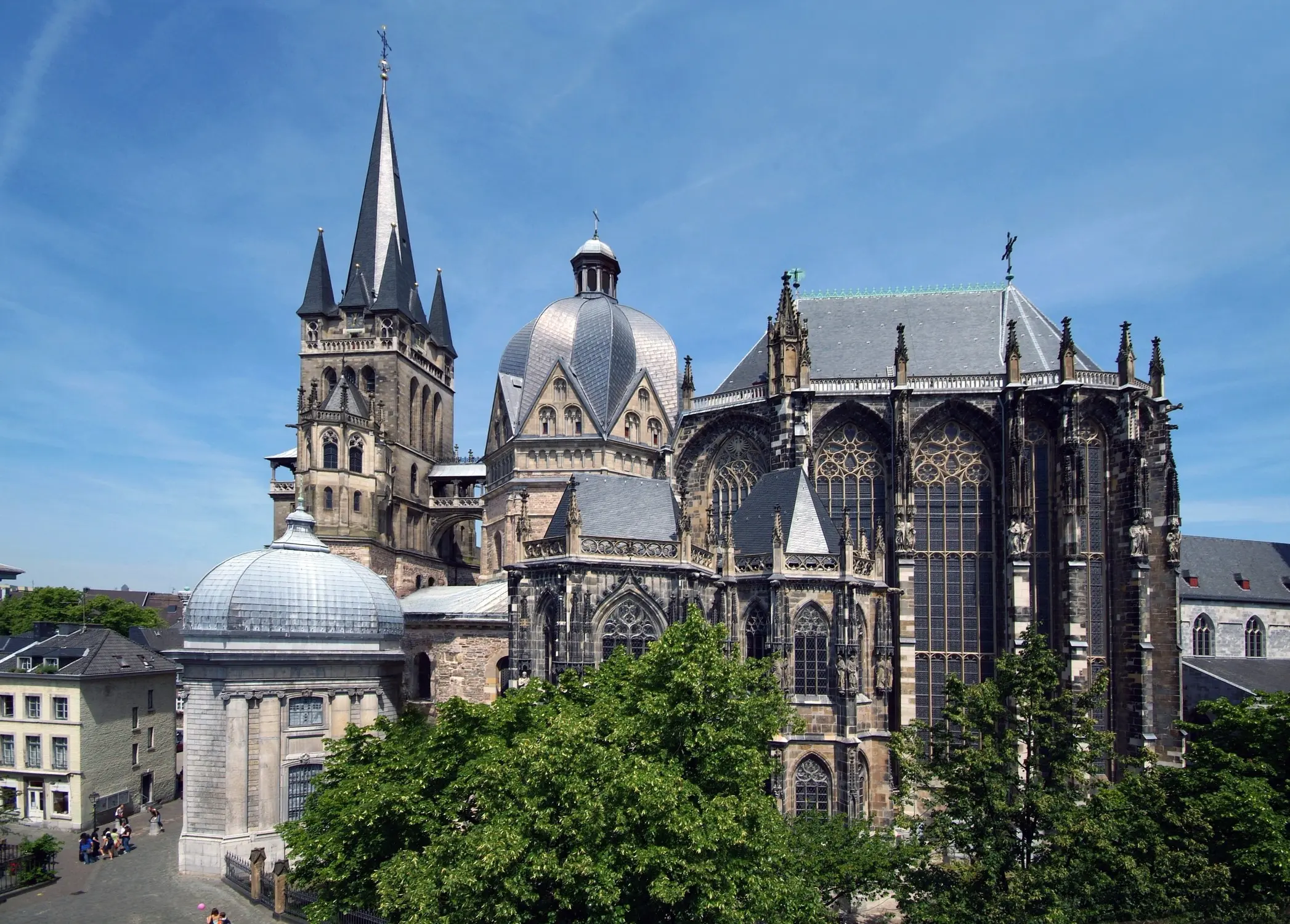 Klassenfahrt Aachen - Blick auf den Aachener Dom