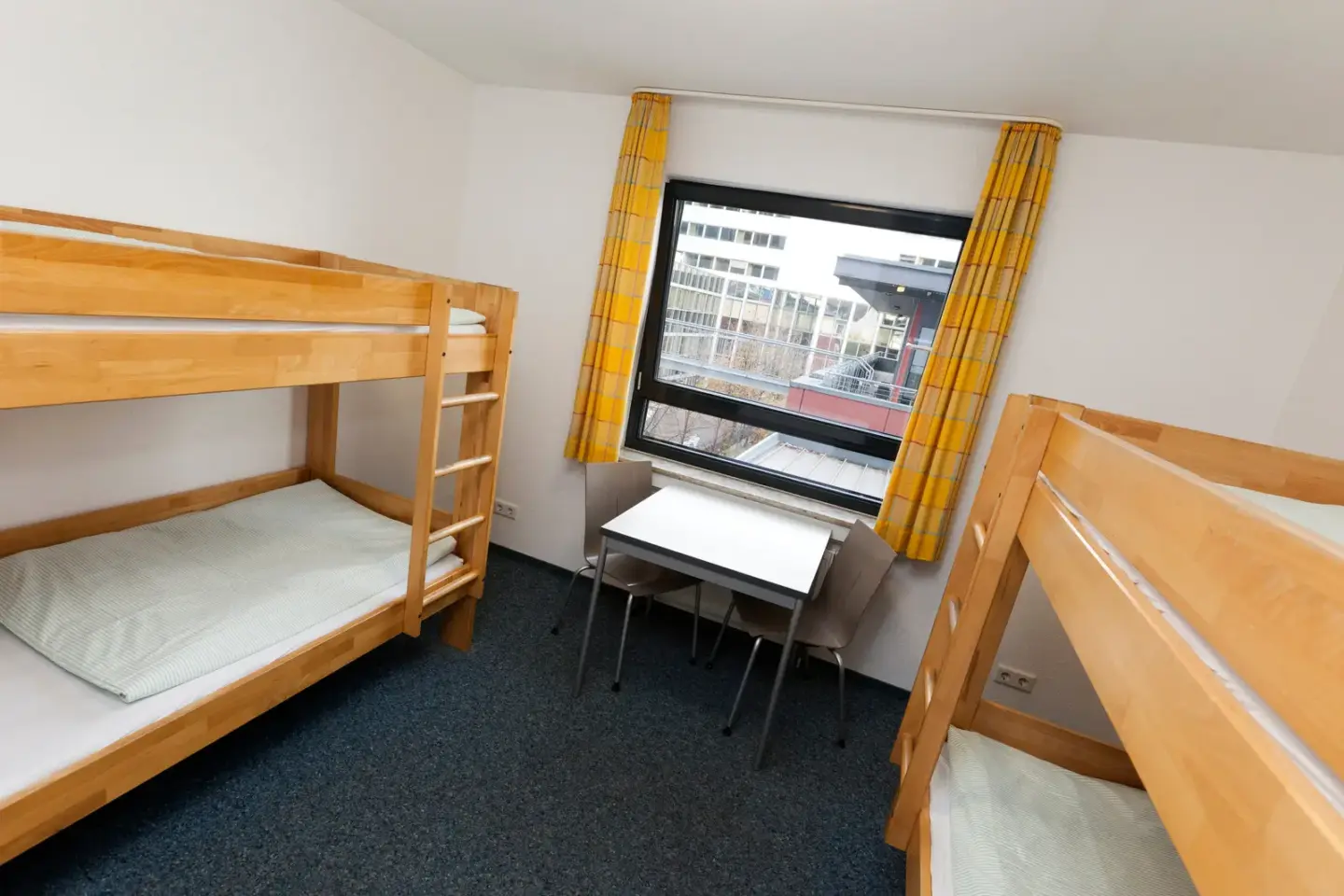 Klassenfahrt Köln - Mehrbettzimmer mit Doppelstockbetten
