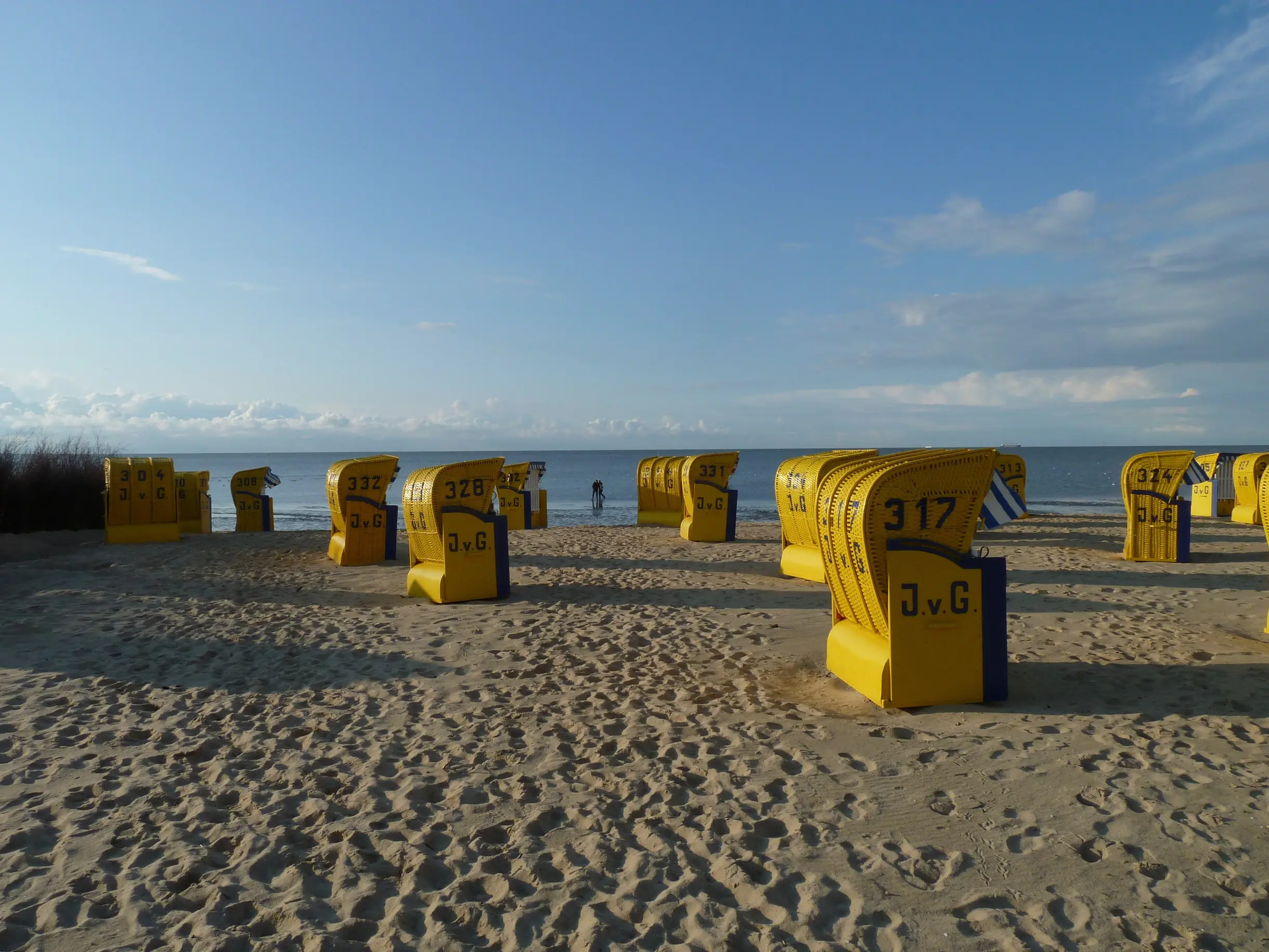 Klassenfahrt Cuxhaven - Strandkörbe an der Nordseeküste
