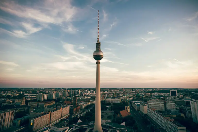 Klassenfahrt Hamburg - Ein Schiff vor den Alterarkaden